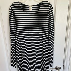 Black and white stripe HM long sleeve dress.